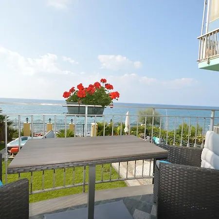 Appartamento Residenza Marina Riva Ligure Camera foto